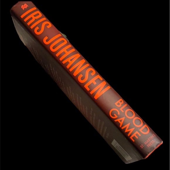 Crime mystery. Blood Game Iris Johansen - Picture 3 of 7